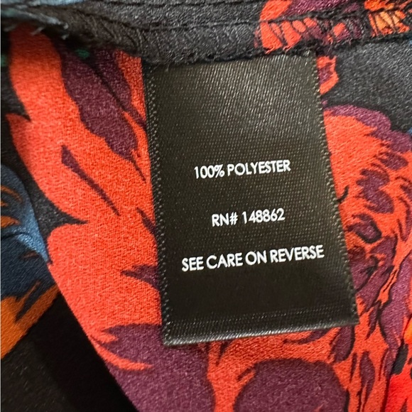 Torrid Georgette Pintuck Black, Red, Green Floral Long Sleeve Blouse Torrid 2 - Picture 8 of 10